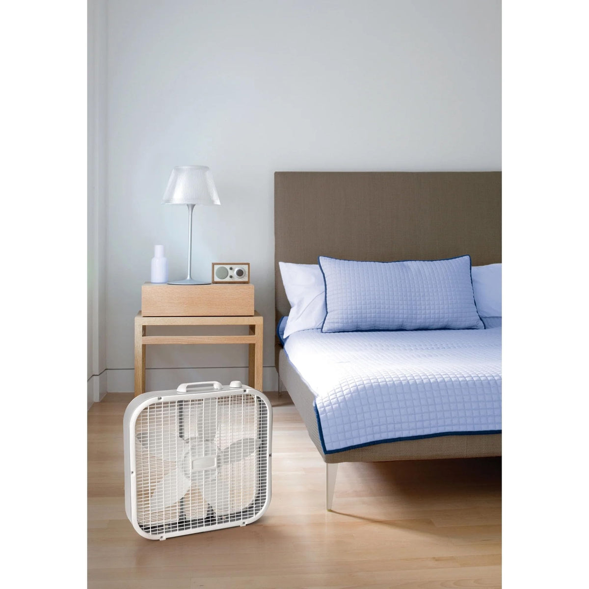 20" Classic Box Fan with Weather-Resistant Motor, 3 Speeds, 22.5" H (White) X249