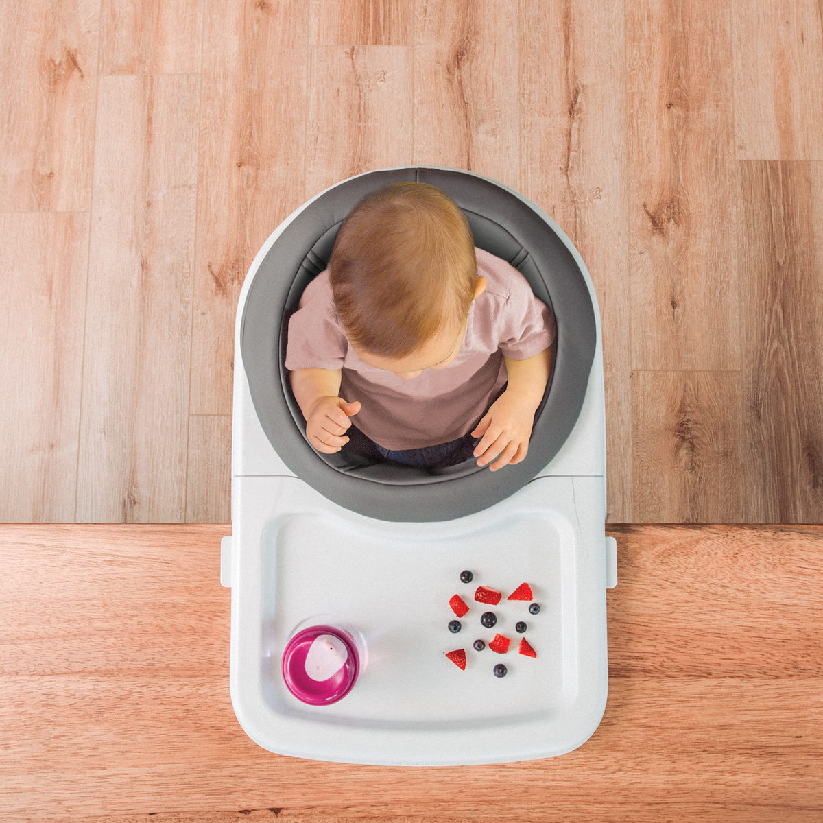 Hook-On High Chair with Tray U8959